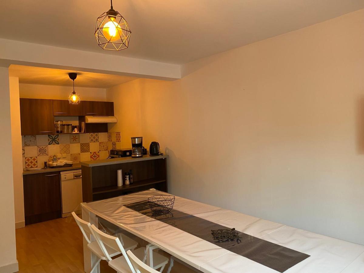 Le Fleuri Ensoleille De Guzet Apartment Ustou Exterior photo