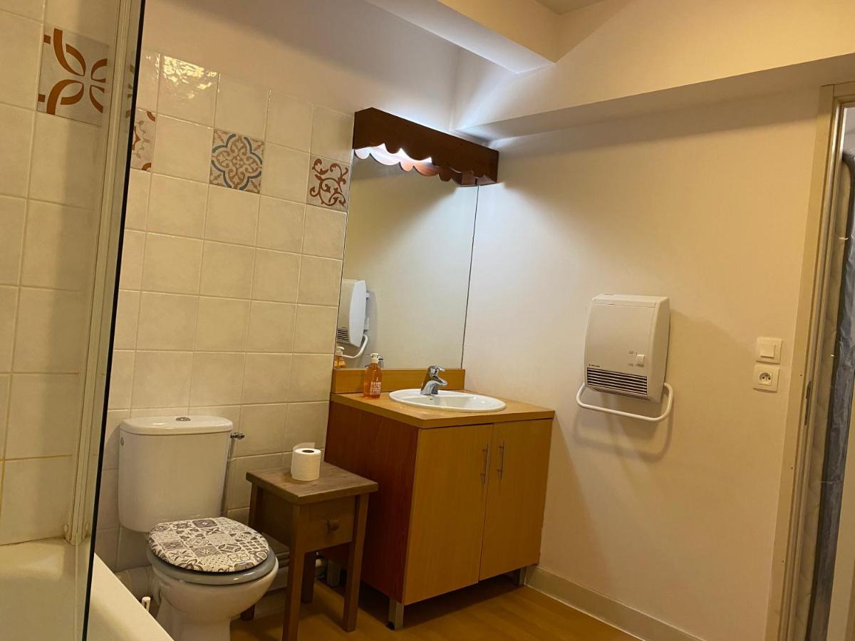 Le Fleuri Ensoleille De Guzet Apartment Ustou Exterior photo