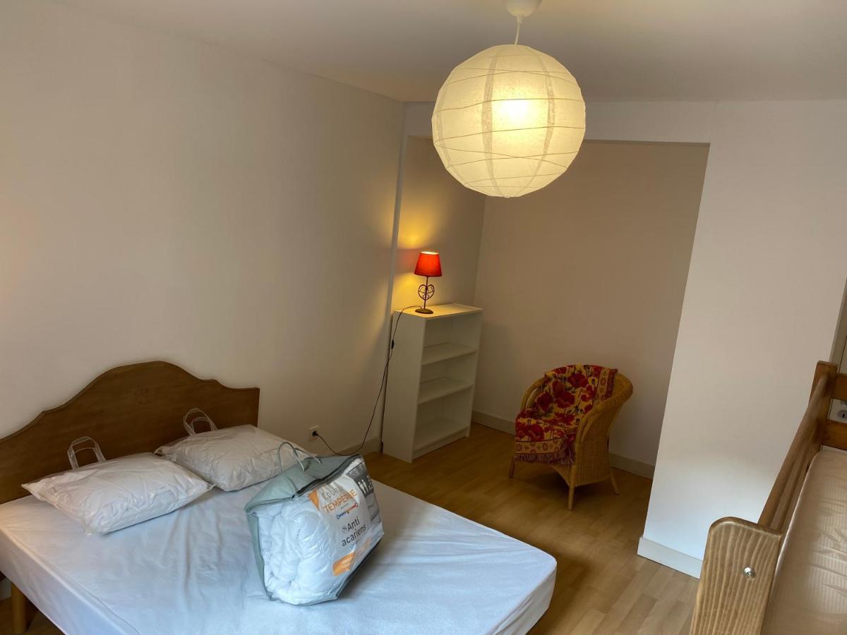 Le Fleuri Ensoleille De Guzet Apartment Ustou Exterior photo